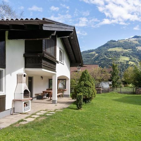 Spacious Chalet In Maishofen Near Forest Luaran gambar