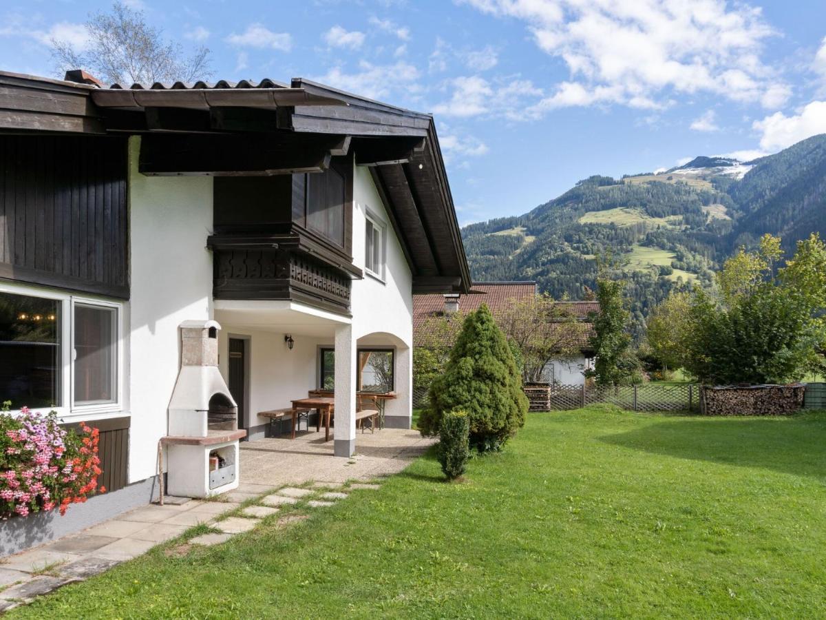 Spacious Chalet In Maishofen Near Forest Luaran gambar